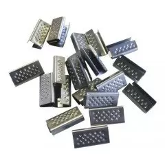 Chape crantée sertissage feuillard plastique 13mm 